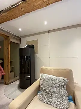 Snapshot of Alma- chatting on 5, 1, 2025 Alma- online show from 5, 1, 2025