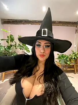 Snapshot of Alma- chatting on 1, 11, 2025 Alma- online show from 1, 11, 2025