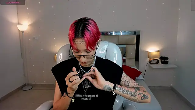 ravengreen  online show from 28, 1, 2025