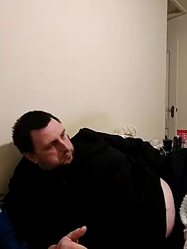 Snapshot of HE-M123 chatting on 1, 1, 2025 HE-M123 online show from 1, 1, 2025