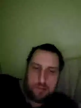 Snapshot of HE-M123 chatting on 4, 1, 2025 HE-M123 online show from 4, 1, 2025