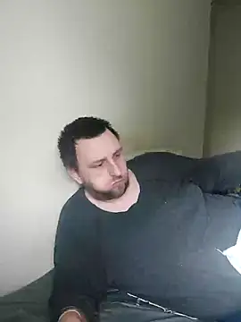 Snapshot of HE-M123 chatting on 4, 1, 2025 HE-M123 online show from 4, 1, 2025