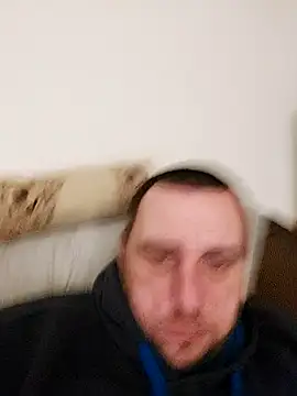 Snapshot of HE-M123 chatting on 7, 10, 2025 HE-M123 online show from 7, 10, 2025