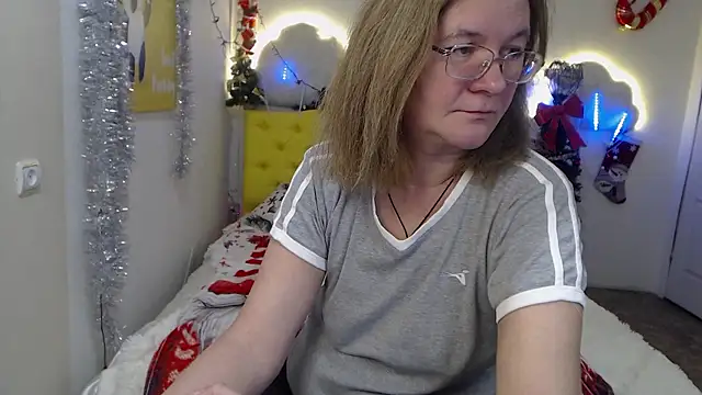 Snapshot of HolyMilfa chatting on 8, 12, 2024 HolyMilfa online show from 8, 12, 2024