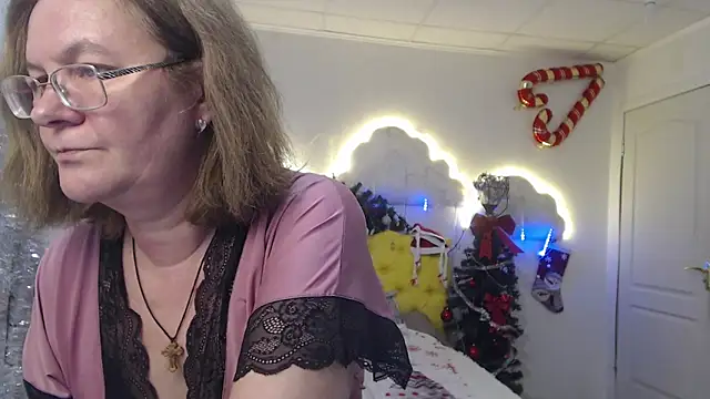 Snapshot of HolyMilfa chatting on 4, 1, 2025 HolyMilfa online show from 4, 1, 2025