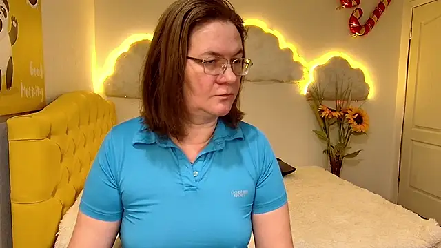 Snapshot of HolyMilfa chatting on 2, 2, 2025 HolyMilfa online show from 2, 2, 2025