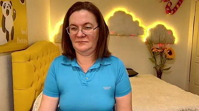 Snapshot of HolyMilfa chatting on 2, 2, 2025 HolyMilfa online show from 2, 2, 2025