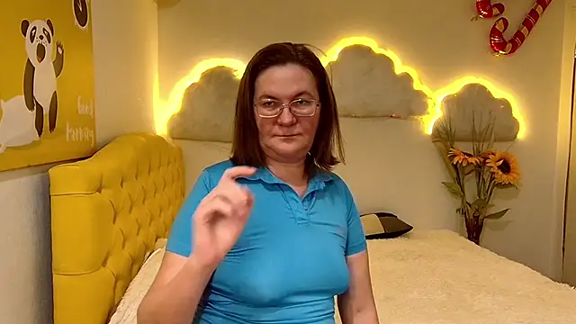 Snapshot of HolyMilfa chatting on 2, 2, 2025 HolyMilfa online show from 2, 2, 2025