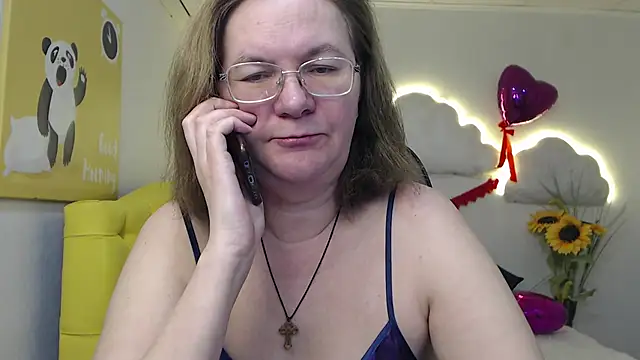 Snapshot of HolyMilfa chatting on 7, 3, 2025 HolyMilfa online show from 7, 3, 2025