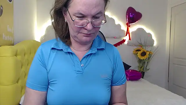 Snapshot of HolyMilfa chatting on 7, 3, 2025 HolyMilfa online show from 7, 3, 2025