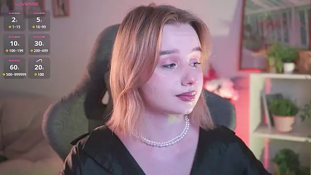 Snapshot of AdeleLoomis chatting on 16, 12, 2024 AdeleLoomis online show from 16, 12, 2024