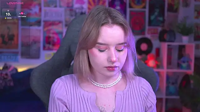 Snapshot of AdeleLoomis chatting on 18, 12, 2024 AdeleLoomis online show from 18, 12, 2024