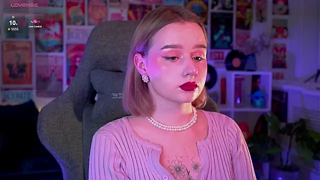 Snapshot of AdeleLoomis chatting on 20, 12, 2024 AdeleLoomis online show from 20, 12, 2024