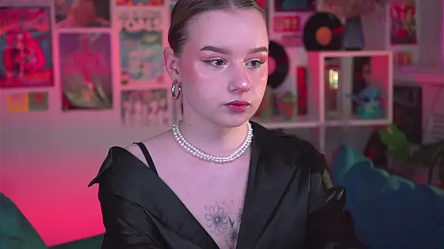 Snapshot of AdeleLoomis chatting on 21, 12, 2024 AdeleLoomis online show from 21, 12, 2024