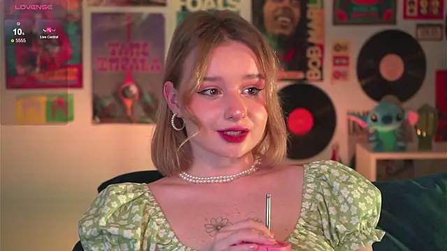 Snapshot of AdeleLoomis chatting on 29, 12, 2024 AdeleLoomis online show from 29, 12, 2024