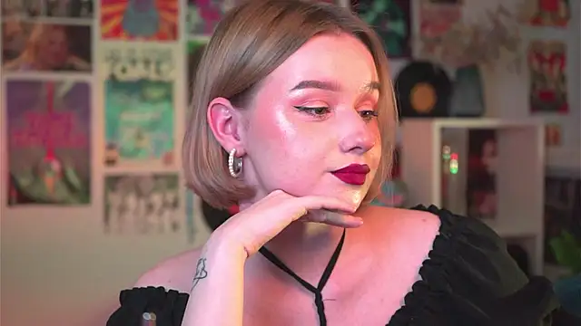 Snapshot of AdeleLoomis chatting on 6, 1, 2025 AdeleLoomis online show from 6, 1, 2025