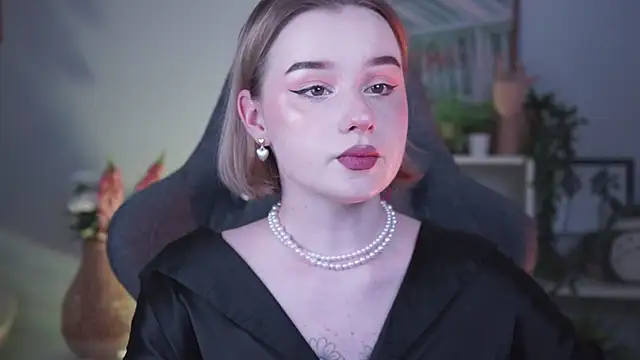 AdeleLoomis online show from 12, 1, 2025