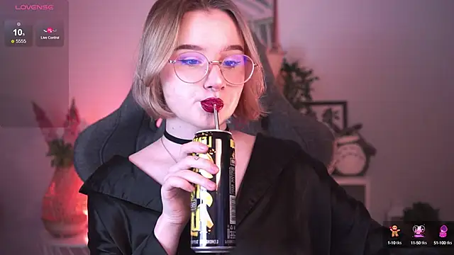 Snapshot of AdeleLoomis chatting on 17, 1, 2025 AdeleLoomis online show from 17, 1, 2025