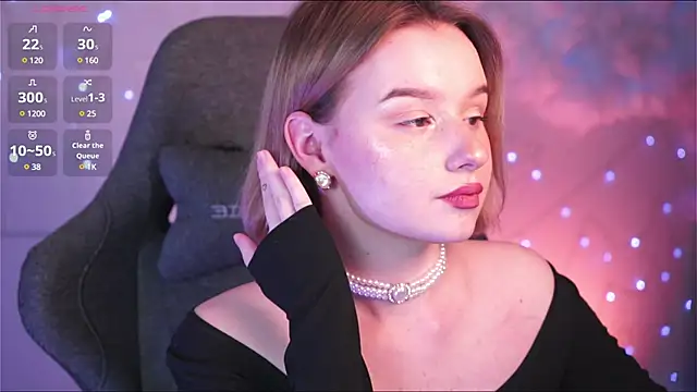 Snapshot of AdeleLoomis chatting on 2, 2, 2025 AdeleLoomis online show from 2, 2, 2025