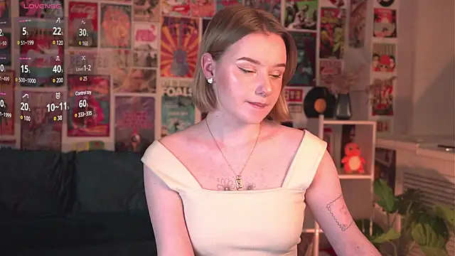 Snapshot of AdeleLoomis chatting on 18, 2, 2025 AdeleLoomis online show from 18, 2, 2025