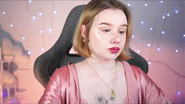 Snapshot of AdeleLoomis chatting on 25, 2, 2025 AdeleLoomis online show from 25, 2, 2025