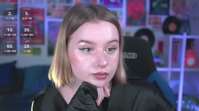 Snapshot of AdeleLoomis chatting on 3, 3, 2025 AdeleLoomis online show from 3, 3, 2025