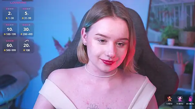 Snapshot of AdeleLoomis chatting on 11, 3, 2025 AdeleLoomis online show from 11, 3, 2025