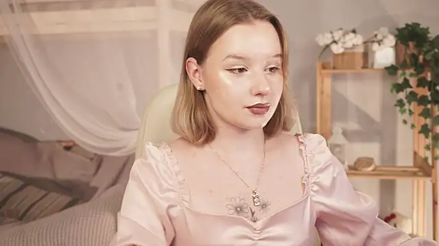 Snapshot of AdeleLoomis chatting on 27, 9, 2025 AdeleLoomis online show from 27, 9, 2025