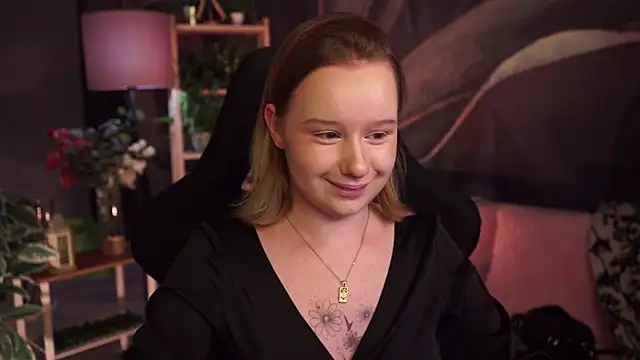 Snapshot of AdeleLoomis chatting on 9, 11, 2025 AdeleLoomis online show from 9, 11, 2025