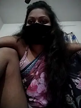 Snapshot of Nadia-2 chatting on 17, 12, 2025 Nadia-2 online show from 17, 12, 2025