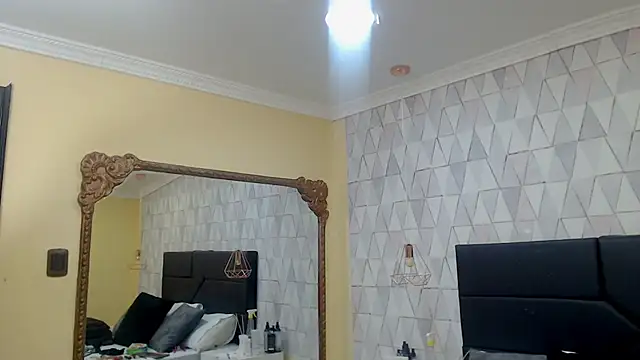 JustinePerry online show from 22, 2, 2025