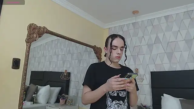 JustinePerry online show from 3, 10, 2025