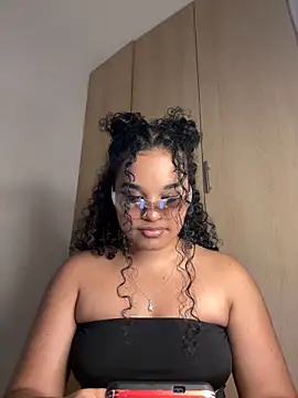 Lucy wilson5 online show from 30, 1, 2025