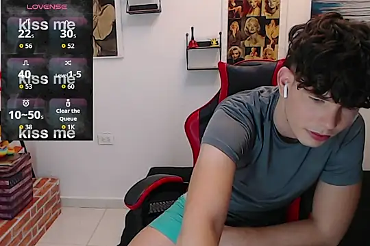 Snapshot of Angelo-cianuro- chatting on 6, 10, 2025 Angelo-cianuro- online show from 6, 10, 2025