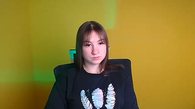 Evelina GG online show from 1, 2, 2025