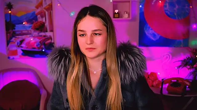 Snapshot of DeboraLarson chatting on 6, 1, 2025 DeboraLarson online show from 6, 1, 2025