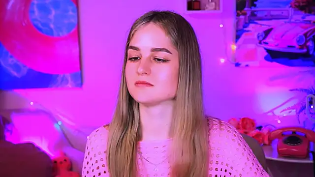 Snapshot of DeboraLarson chatting on 7, 3, 2025 DeboraLarson online show from 7, 3, 2025