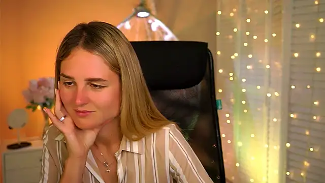 Snapshot of DeboraLarson chatting on 31, 5, 2026 DeboraLarson online show from 31, 5, 2026