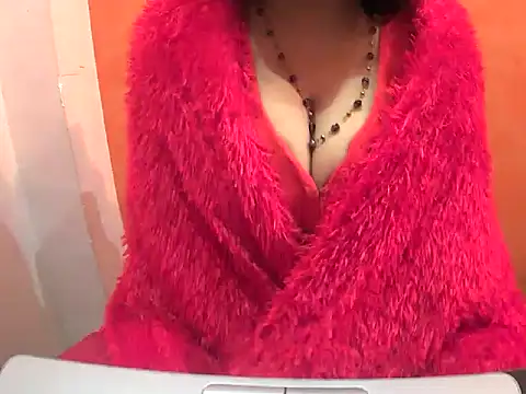 Snapshot of HOT-SEEMAA chatting on 5, 1, 2025 HOT-SEEMAA online show from 5, 1, 2025