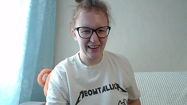 Ari Storm online show from 7, 3, 2025