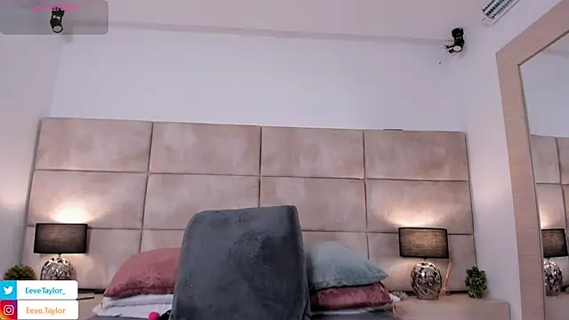 Eevee Taylor online show from 30, 5, 2026