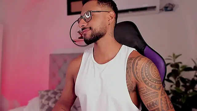 LiamGarcia1 online show from 9, 1, 2025