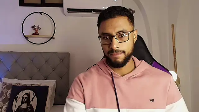 LiamGarcia1 online show from 12, 1, 2025