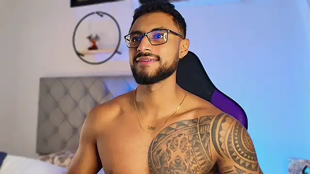 LiamGarcia1 online show from 12, 1, 2025