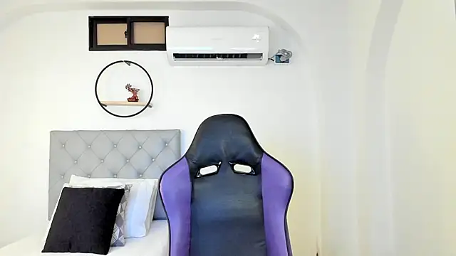 LiamGarcia1 online show from 5, 2, 2025