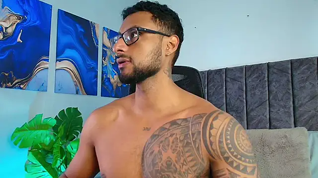 LiamGarcia1 online show from 23, 9, 2025