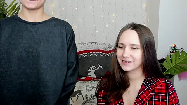 Snapshot of HotCaramellsTV chatting on 4, 1, 2025 HotCaramellsTV online show from 4, 1, 2025