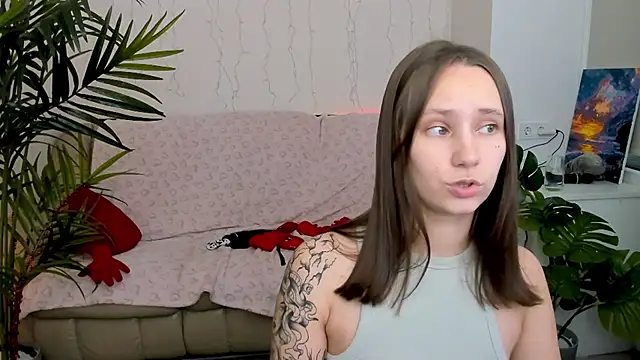 Snapshot of HotCaramellsTV chatting on 8, 3, 2025 HotCaramellsTV online show from 8, 3, 2025