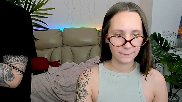 Snapshot of HotCaramellsTV chatting on 8, 3, 2025 HotCaramellsTV online show from 8, 3, 2025