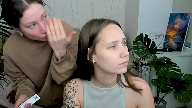 Snapshot of HotCaramellsTV chatting on 9, 3, 2025 HotCaramellsTV online show from 9, 3, 2025